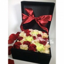 黑色幽默*紅色玫瑰配黑絲絨花盒