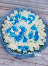 漸變色淺藍拼白色玫瑰花束99枝裝