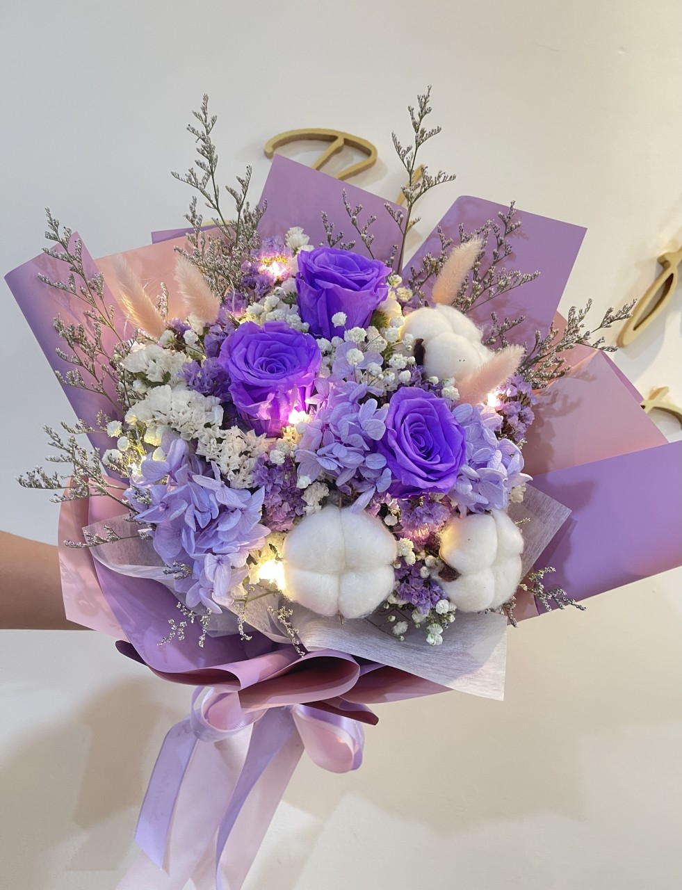 *紫色玫瑰日本保鲜花花束（连LED星星灯）