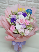 可永久保存*玫瑰保鮮花配康乃馨番梘花花束（粉紅色系）