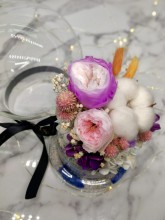 幸福水晶球系列 *玻璃罩玫瑰保鮮花（淺紫Garden Rose）*可免費刻上名或祝福字句